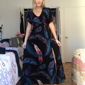 Express Dresses - Express Maxi Express Dresses - Express Maxi